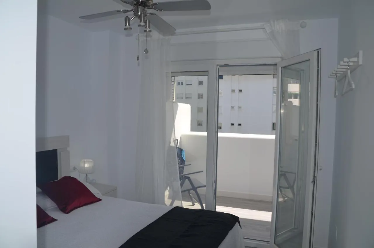 Luminoso Apartamento Turístico Fuengirola Beach Apartamento 0*,  España